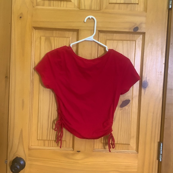 Rose red t shirt - Picture 2 of 2